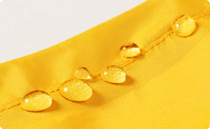 The fabric and thread are water-repellent, with many water droplets on the fabric.